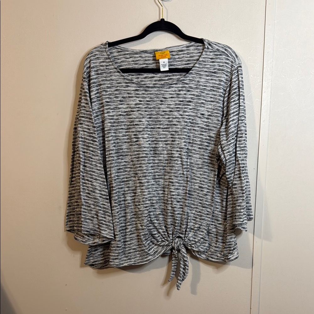 Ruby Rd Gray and White Tie Front 3/4 Sleeve Blouse